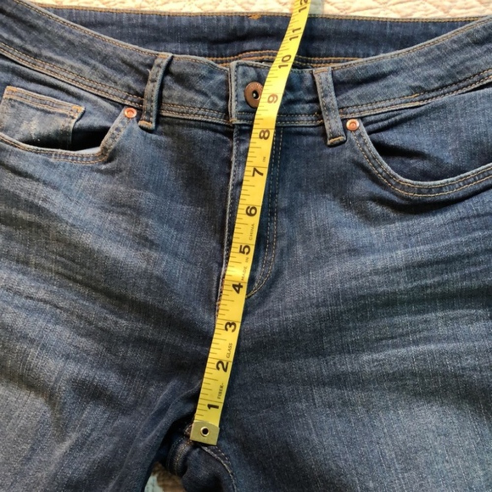 Divided for H&M higher rise distress jeans, size 6 - Picture 13 of 14